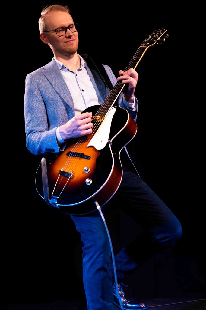 Martin Söderbacka Guitarist